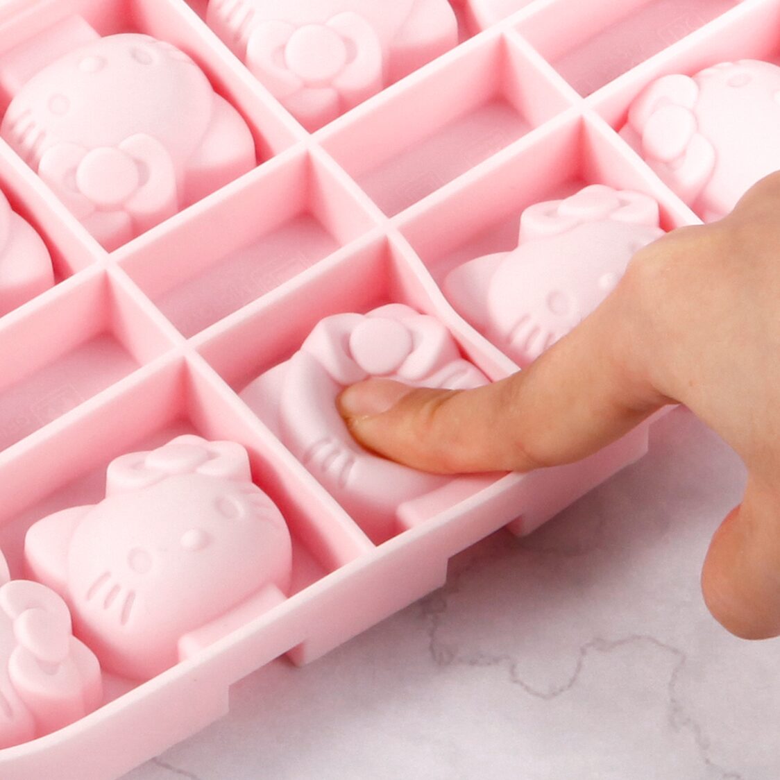 Chefmade Silicone Ice Cream Mould with Lid Hello Kitty (1898CM-KT7153)