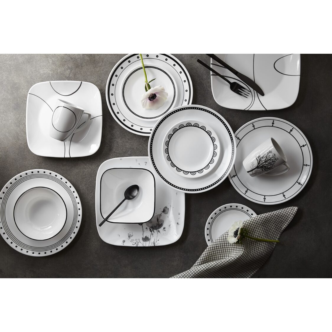 Corelle 16pc Dinner Set - Black & White 1131599