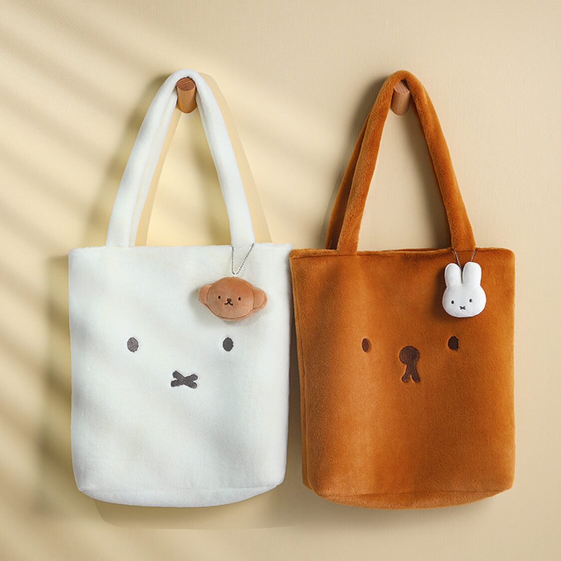 VIPO X Miffy Plush Bag (33cm) MIF37601