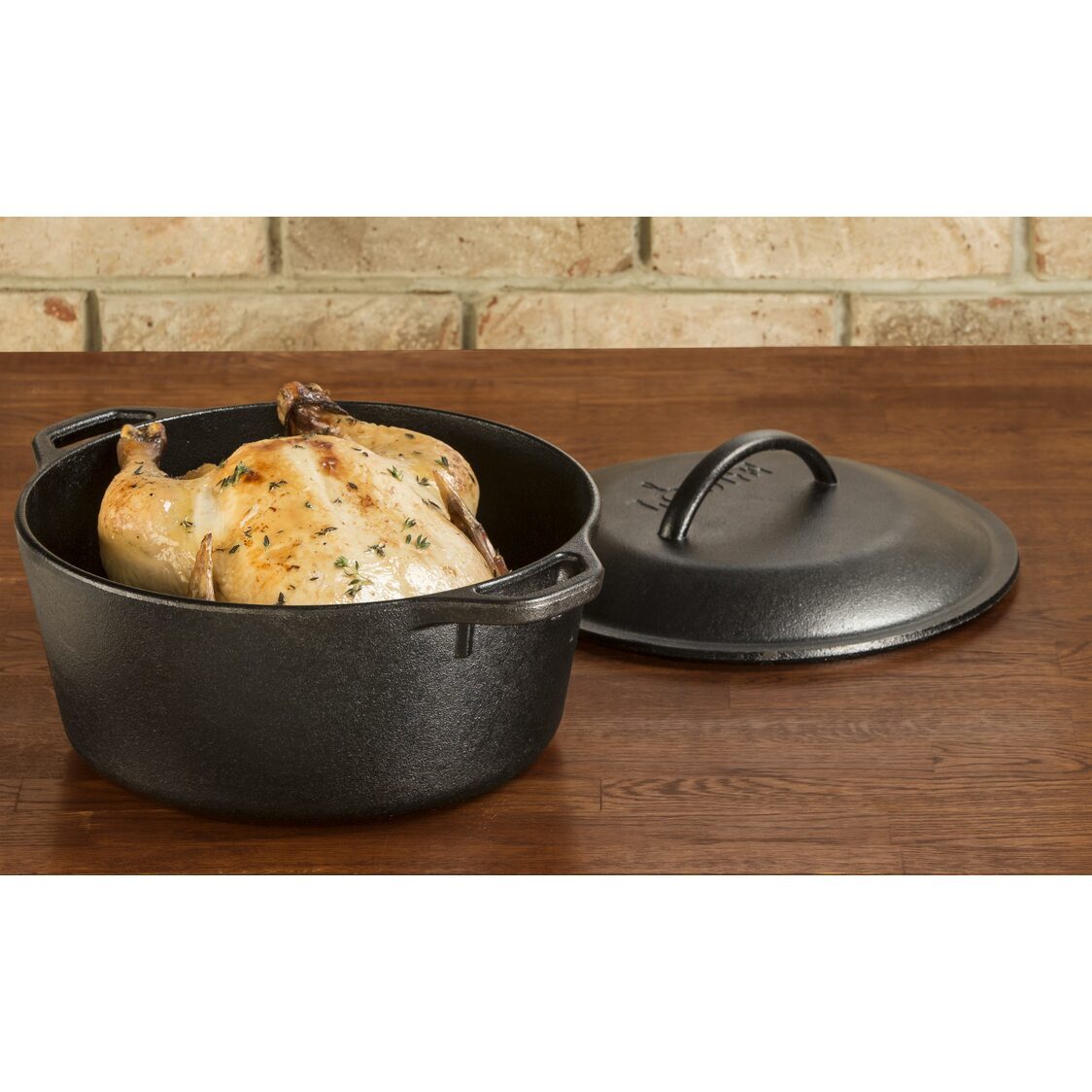 Lodge Seasoned Cast Iron Dutch Oven 5 Quart / 10 Inch (25cm)