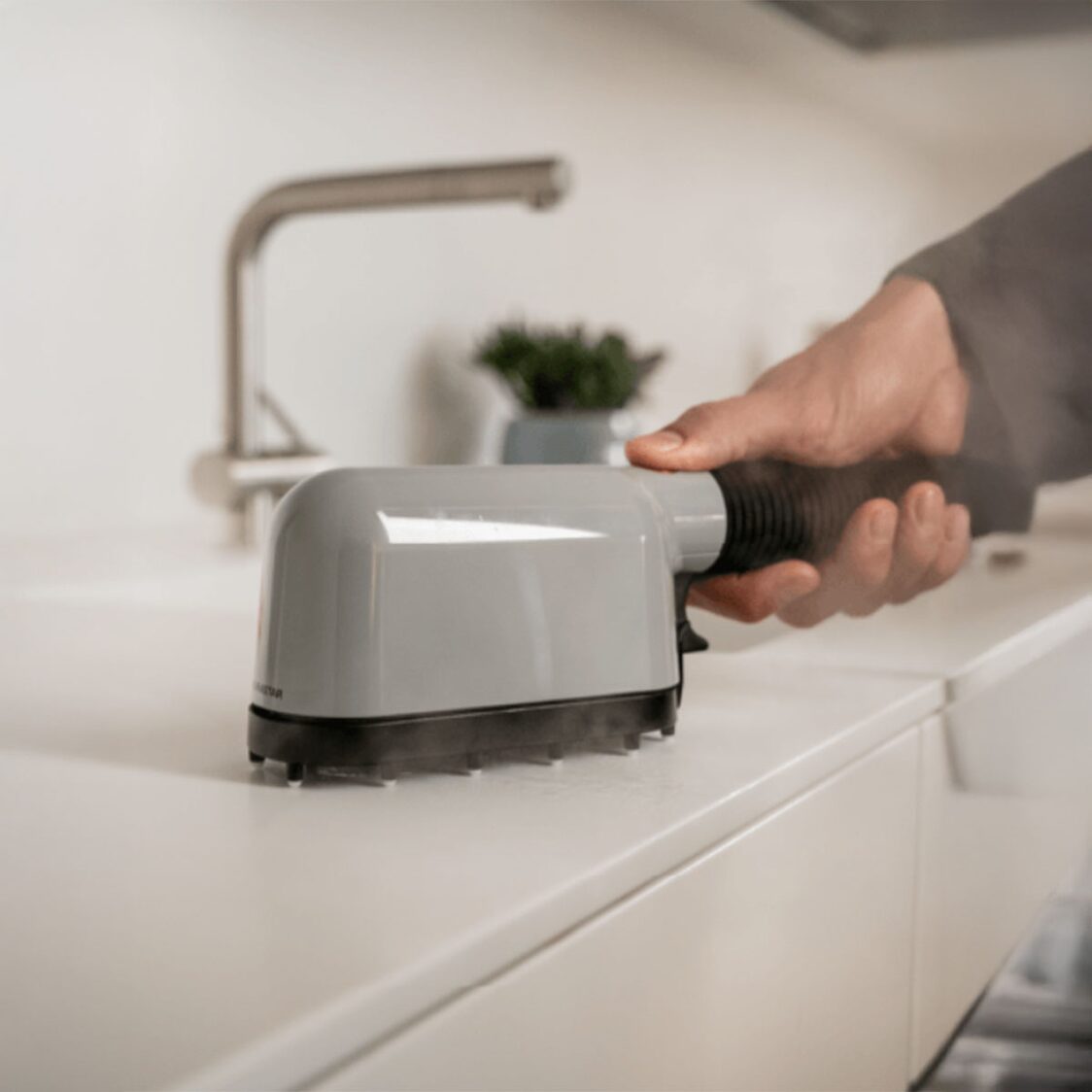 Laurastar Steamer IZZI Plus