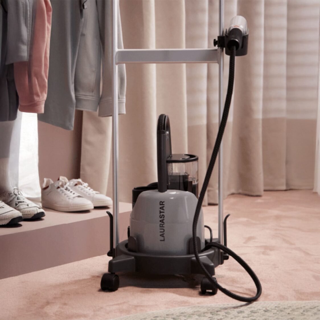 Laurastar Steamer IZZI Plus