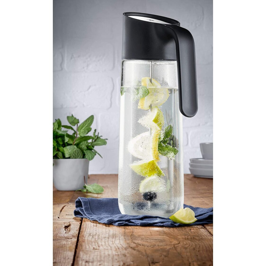 WMF Nuro Water Decanter Black With Handle 1.0L (06-9623-7390)
