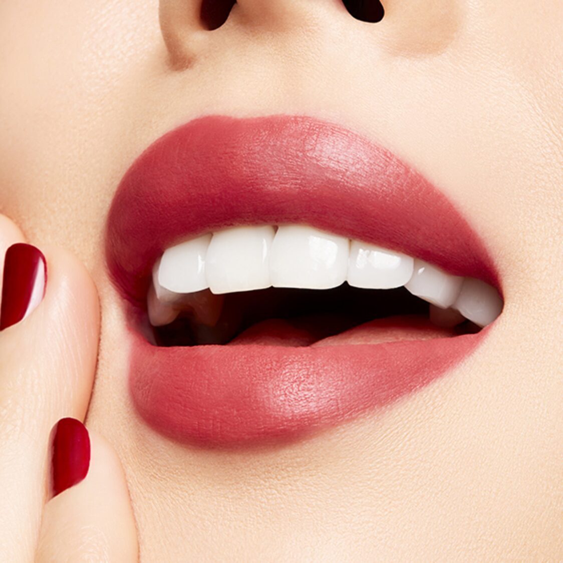 MAC Powder Kiss Velvet Blur Slim Stick 2g