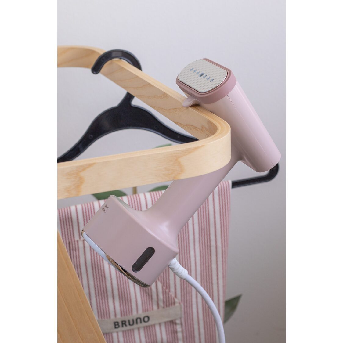 Bruno Styling Handy Steamer - Pink Beige