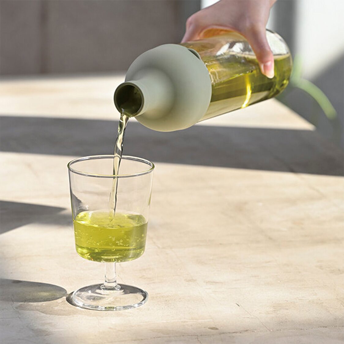 HARIO "Cold Brew" Tea Filter-in Bottle 750ml - Olive (FIB-75 OG)