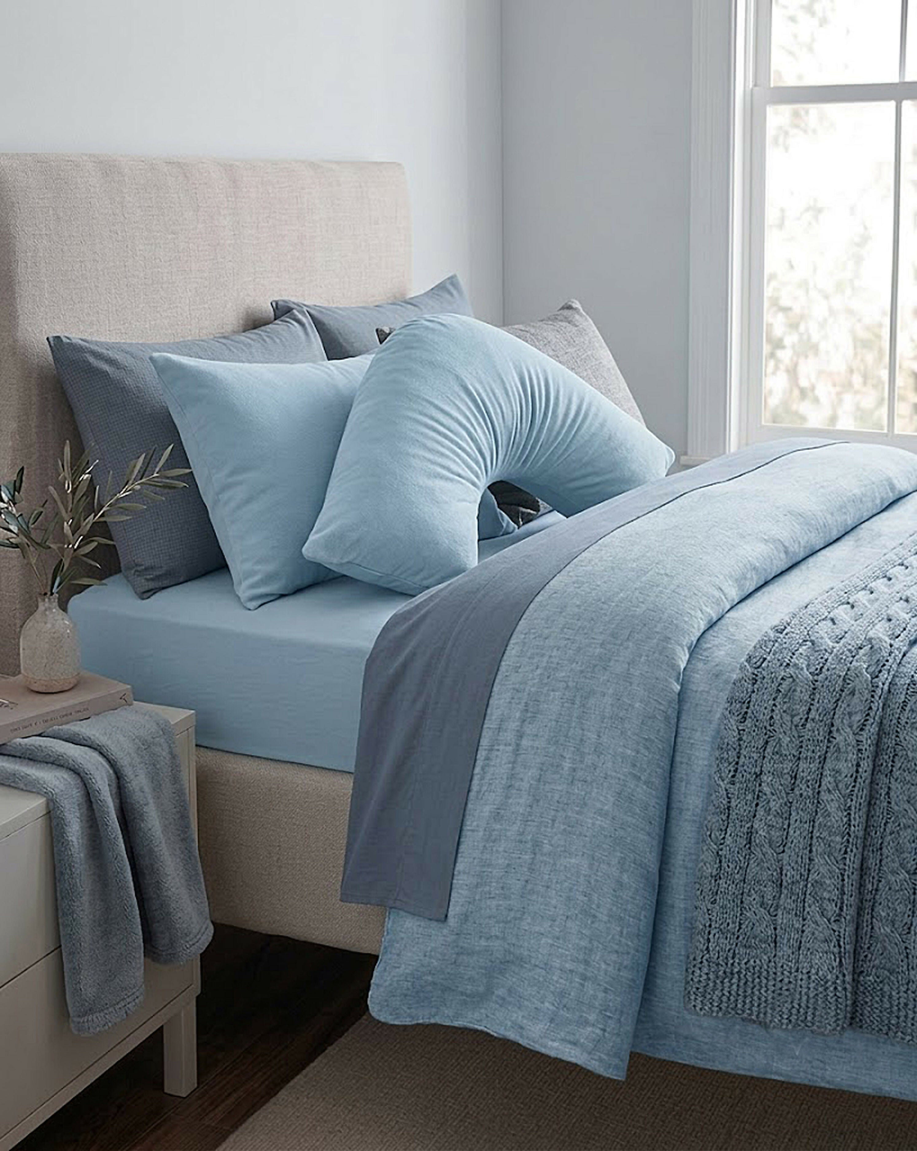 Rapee CUDDLE U™ Signature Microfibre Pillow Cover – 75 x 75 cm – Sky