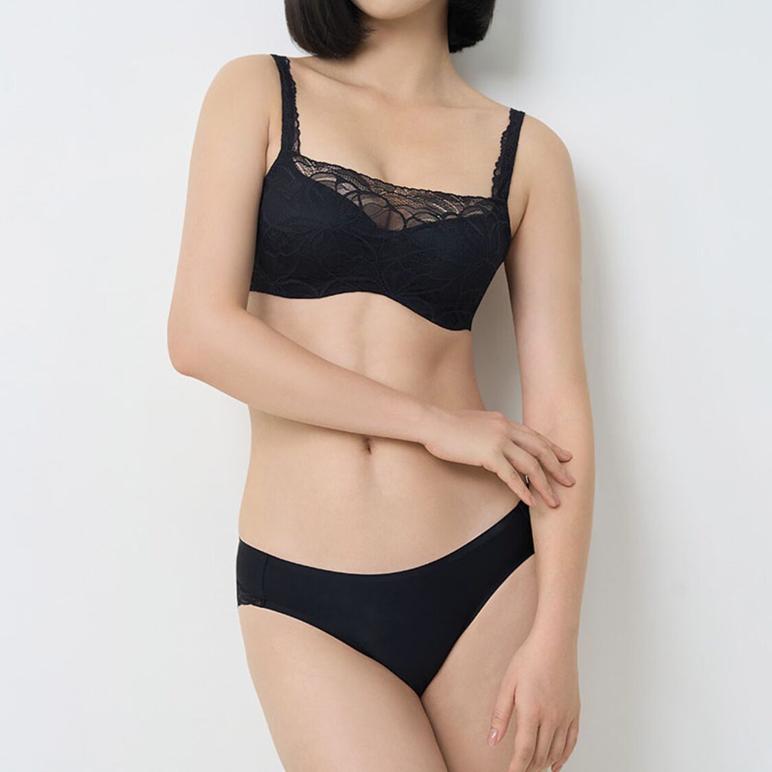 Triumph Body Make Up Illusion Lace Wired Padded Bra Black