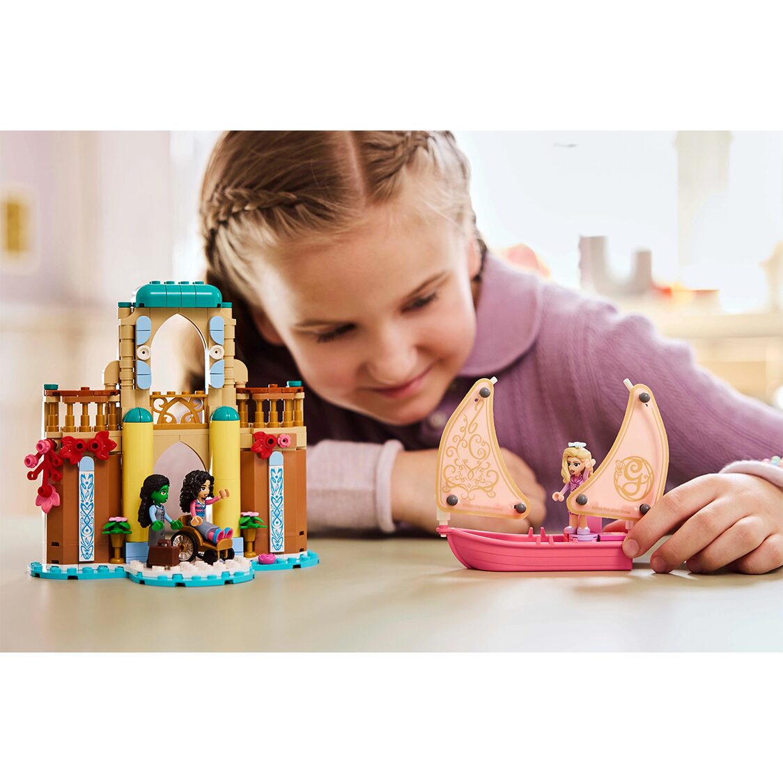 Lego Wicked Glinda, Elphaba & Nessarose at Shiz University Building Set 75681