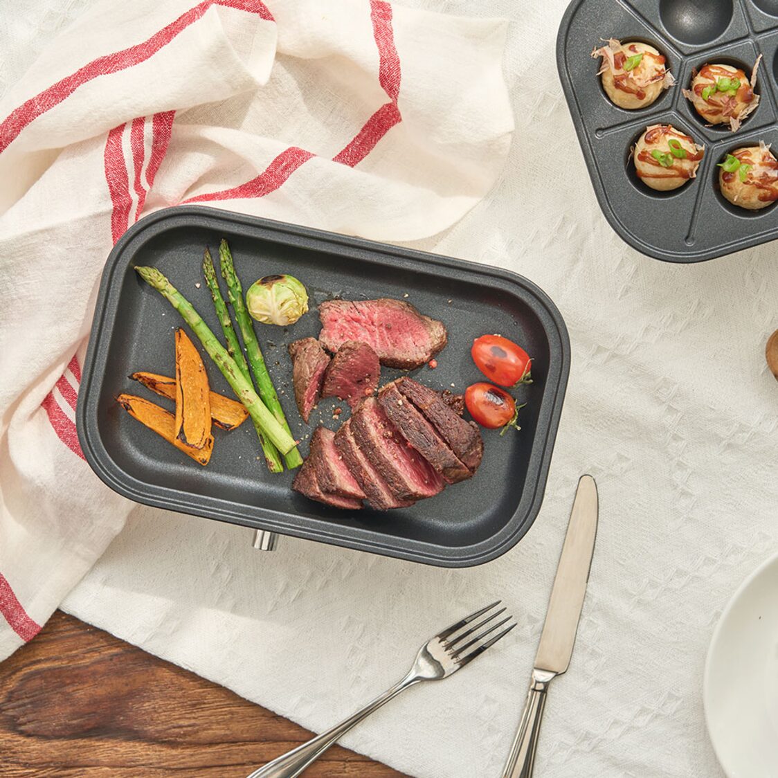 Corelle Seka Multi Cooker With Grill and Takoyaki Plates (CS-MGDP/SG)