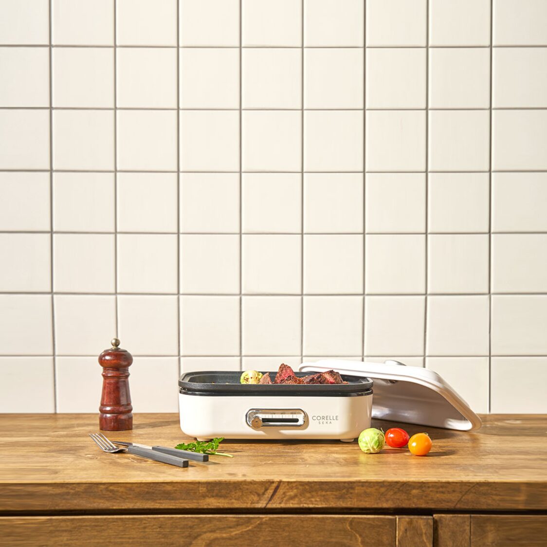 Corelle Seka Multi Cooker With Grill and Takoyaki Plates (CS-MGDP/SG)