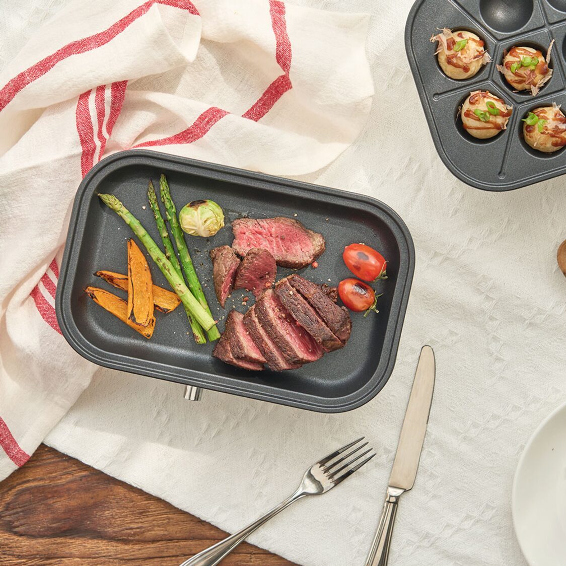 Corelle Seka Multi Cooker With Grill and Takoyaki Plates (CS-MGDP/SG)