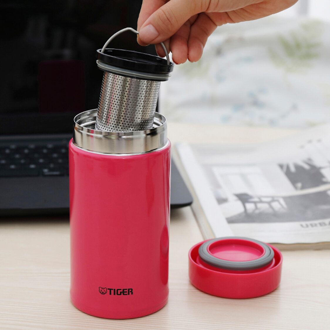 TIGER Double Stainless Steel Mug with Tea Strainer 480ml - Pink (MCA-T480 PI)