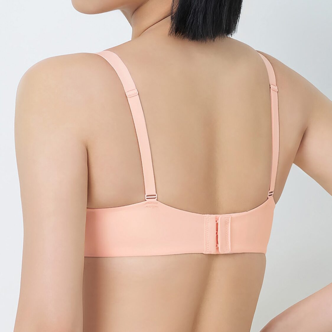 Triumph Body Make Up Illusion Smooth Wired Padded Bra Powder Brush