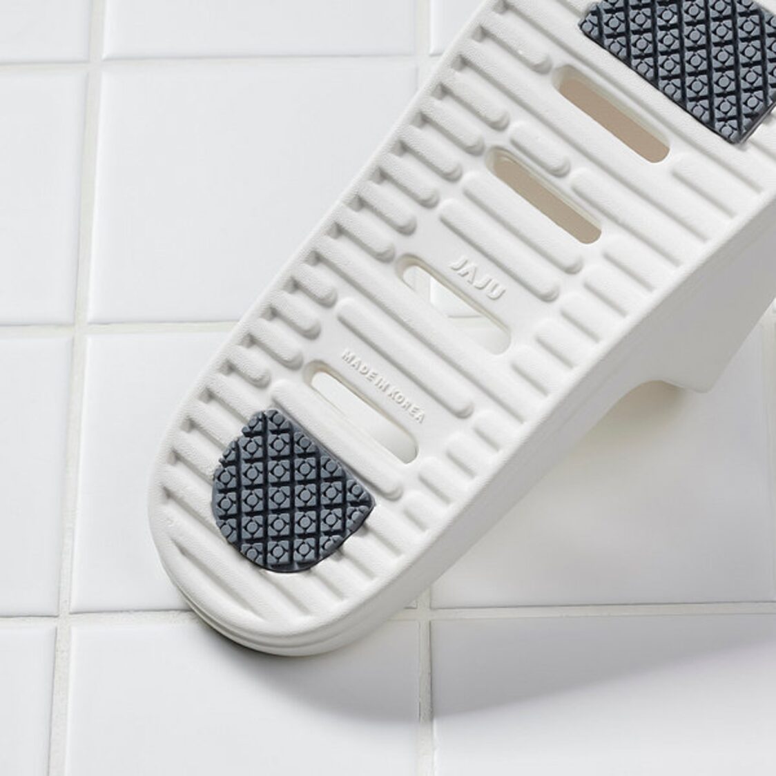 Jaju Bathroom Slipper White