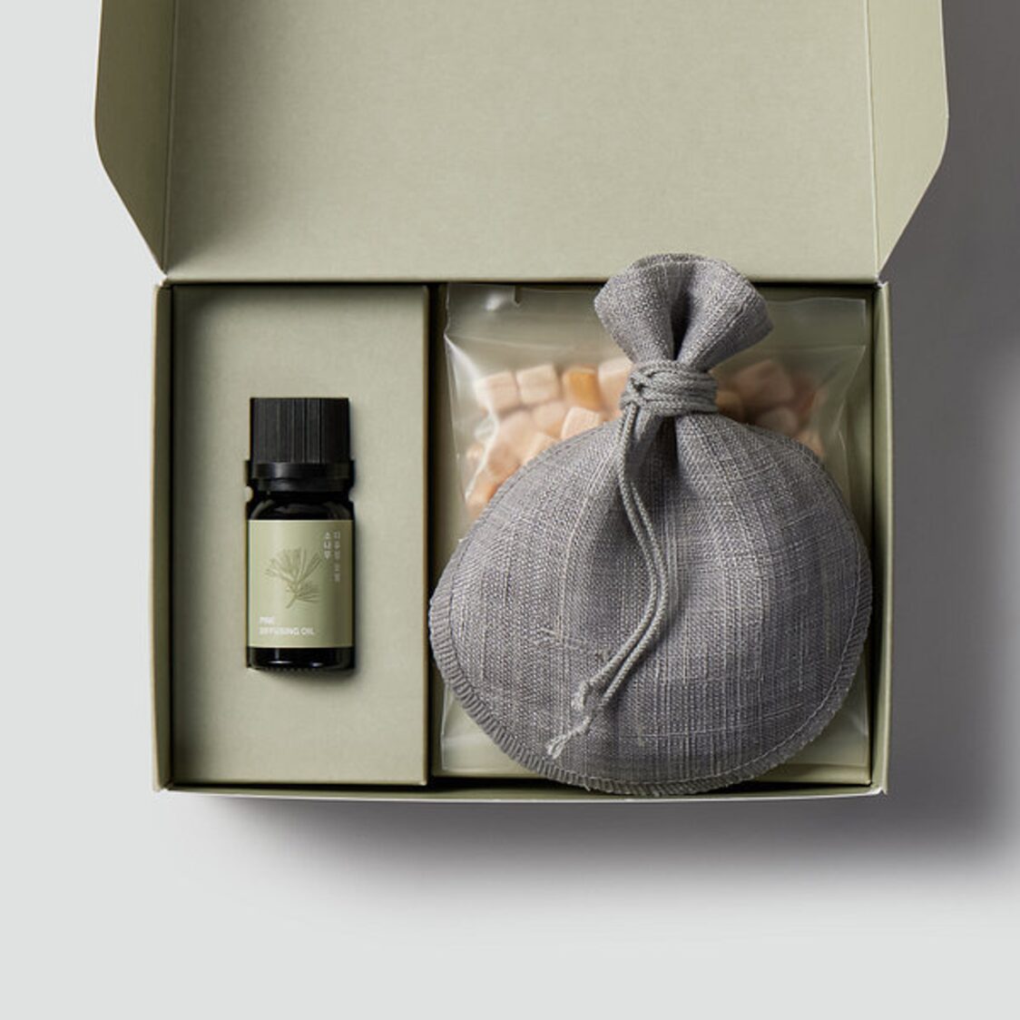 Jaju Diffusing Oil 10ml & Sachet 30g Set Pine Tree