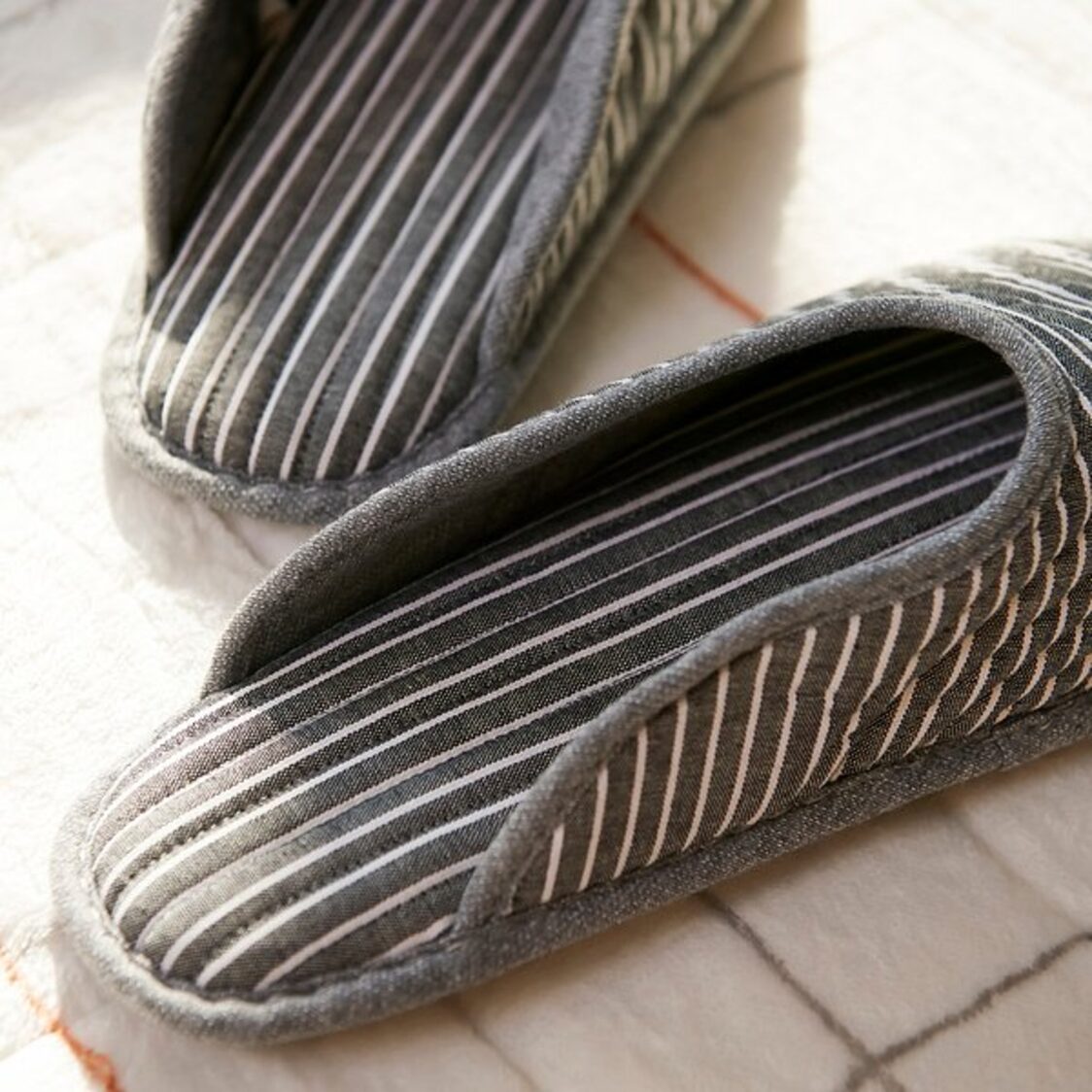 Jaju Simple Line Washable Room Shoes Dark Grey