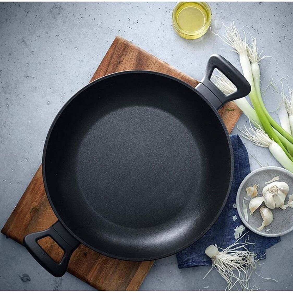 WMF Profi Select 28cm Die Cast Serving Pan (05-5011-4291)