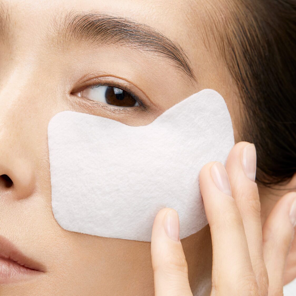 Shiseido Vital Perfection Uplifting and Firming Express Eye Mask (12 sheets)