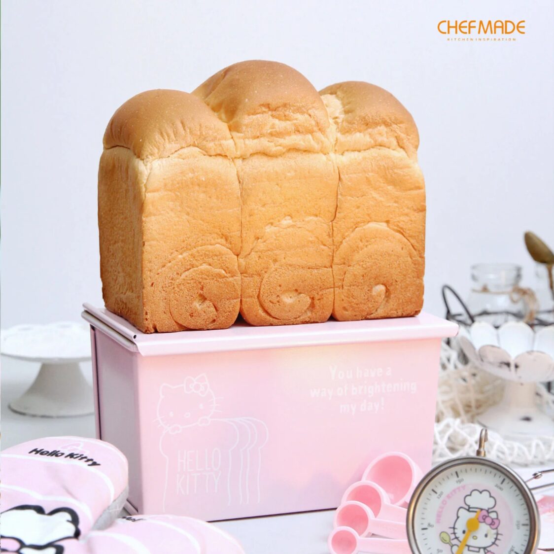 Chefmade Non-Stick Covered Loaf Pan L21Xw12.2xH11.8cm Pink Hello Kitty (1898cm-KT7030)