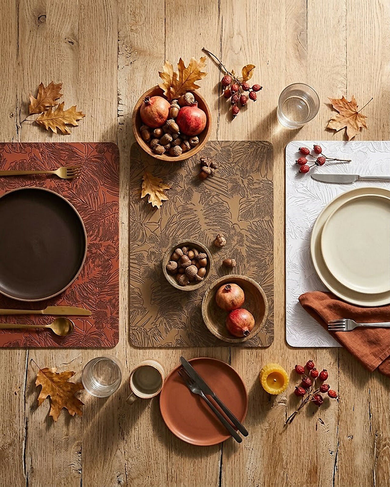 Rapee BARS Embossed PU Placemat – Monstera Leaf Design – 30 x 45 cm – Tan