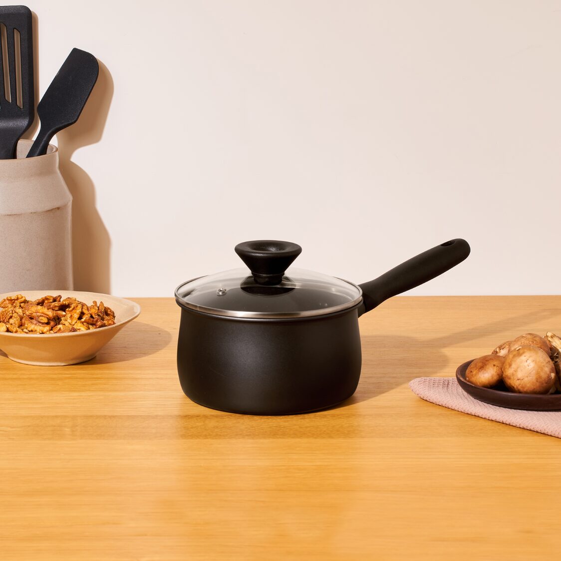 Meyer Midnight Nonstick Hard Anodized Covered Saucepan (Induction)