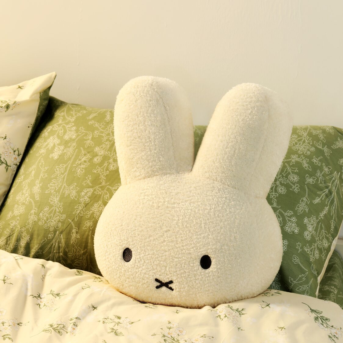 VIPO X Miffy Cushion - White (40cm) MIF37316