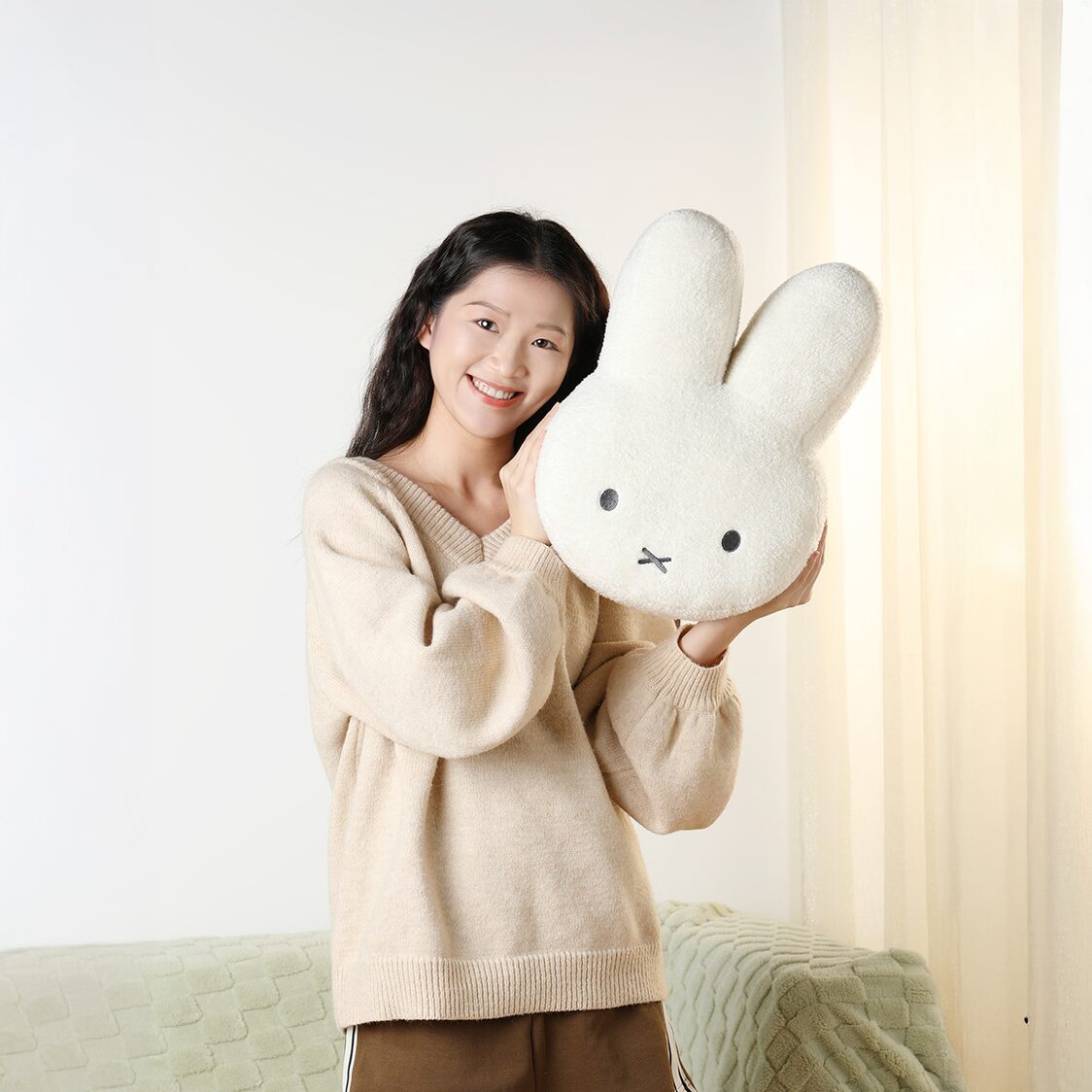 VIPO X Miffy Cushion - White (40cm) MIF37316