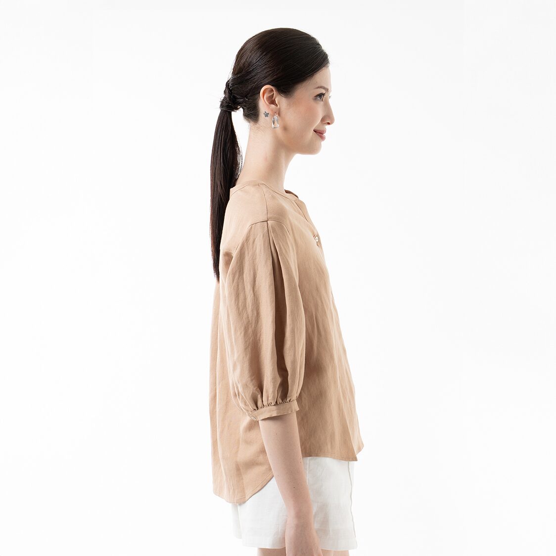 K/Woods Minimalist Linen Puff Top in Off White