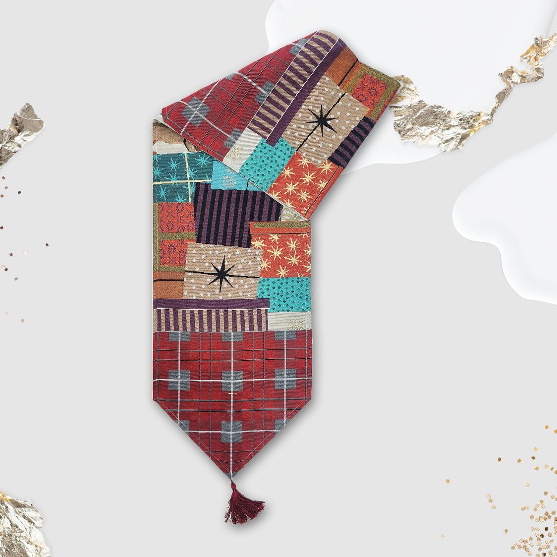 J. Rapee Presents Tablerunner Red