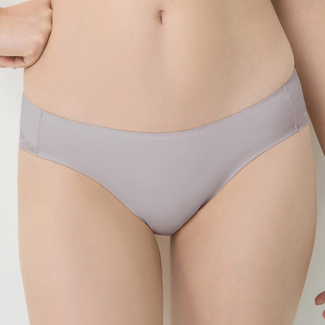 Triumph Body Make Up Illusion Lace High Leg  Feather