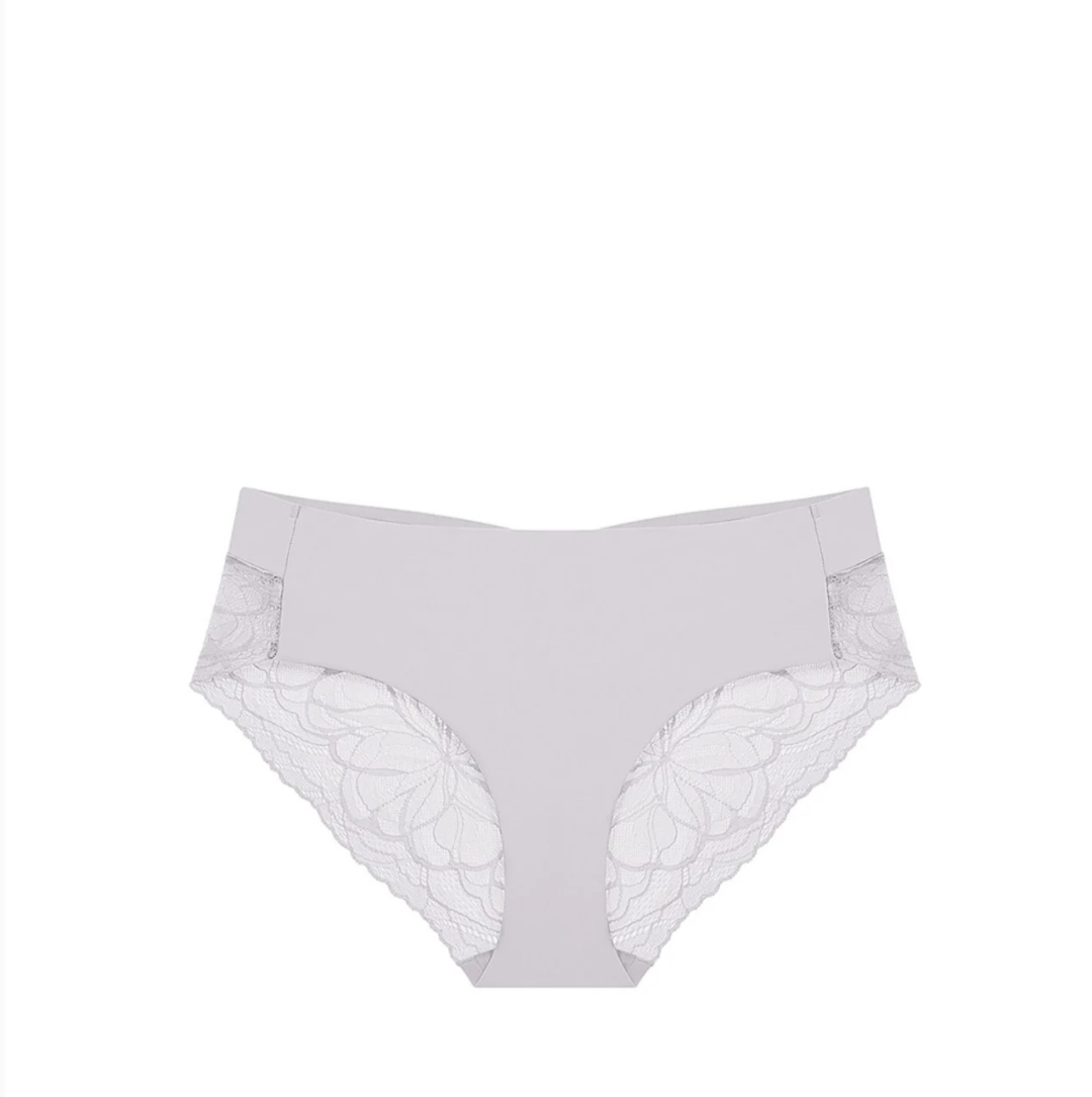 Triumph Body Make Up Illusion Lace Hipster Feather