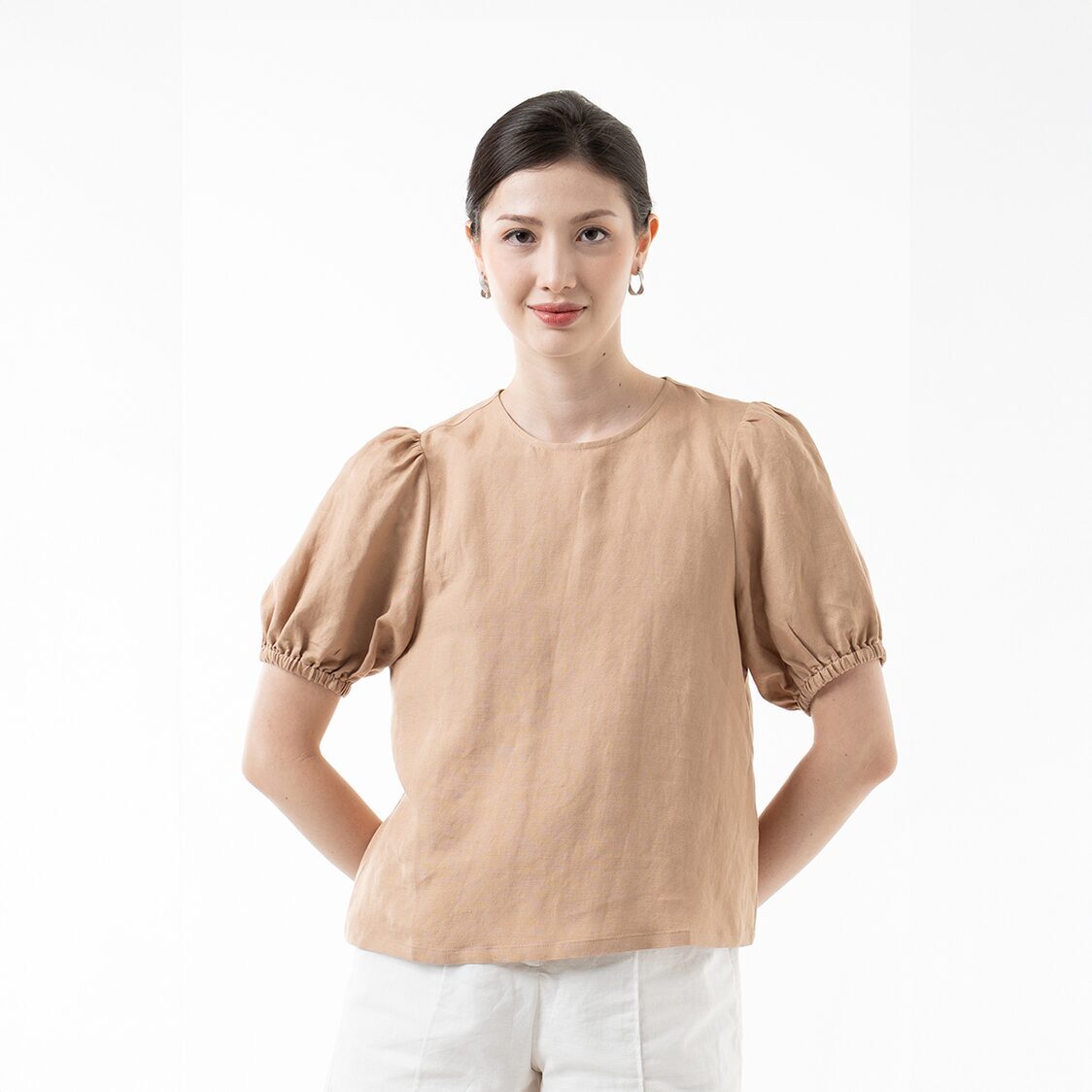 K/Woods Effortless Puff Top in Sand