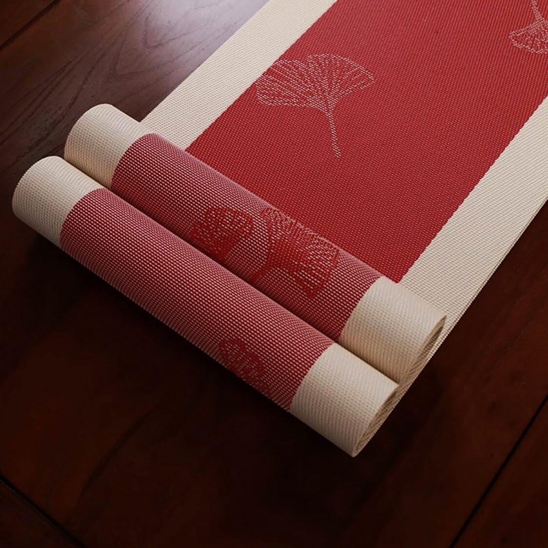 J. Rapee Fleur Tablerunner Red 30x180cm