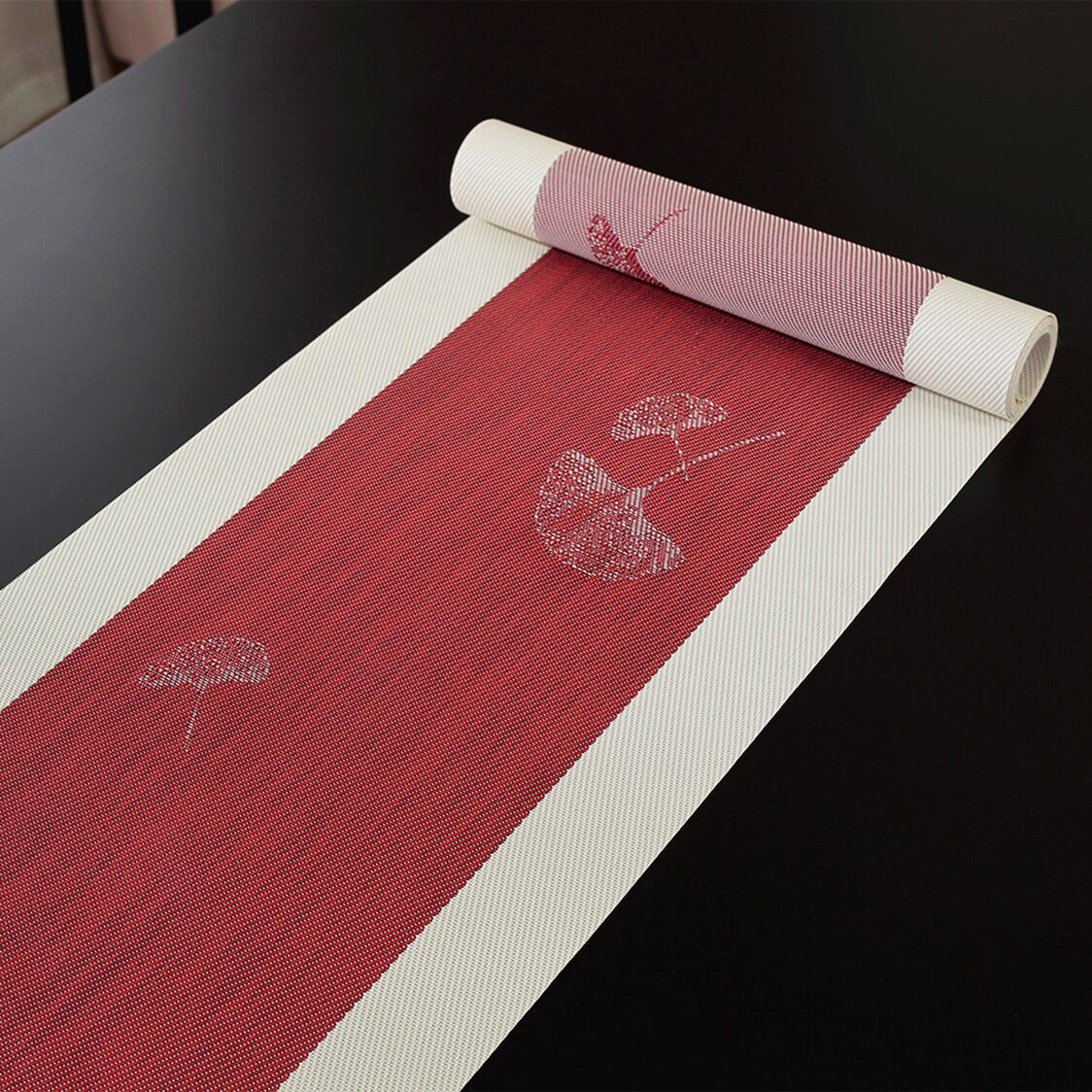 J. Rapee Fleur Tablerunner Red 30x180cm