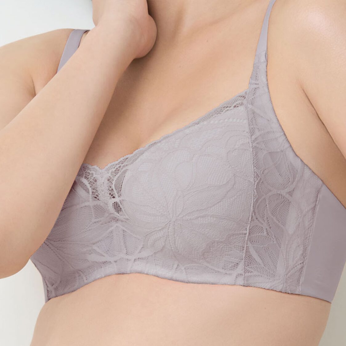 Triumph Body Make Up Illusion Lace Wired Half cup Padded Bra Feather