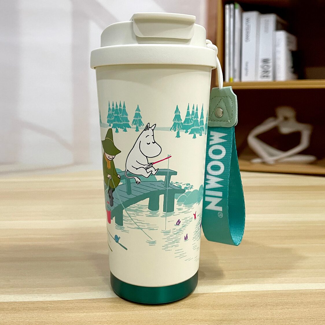VIPO X Moomin Vaccum Cup 580ml - Happy Fishing MM37433
