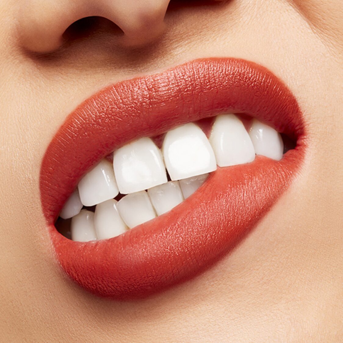 MAC Powder Kiss Velvet Blur Slim Stick 2g