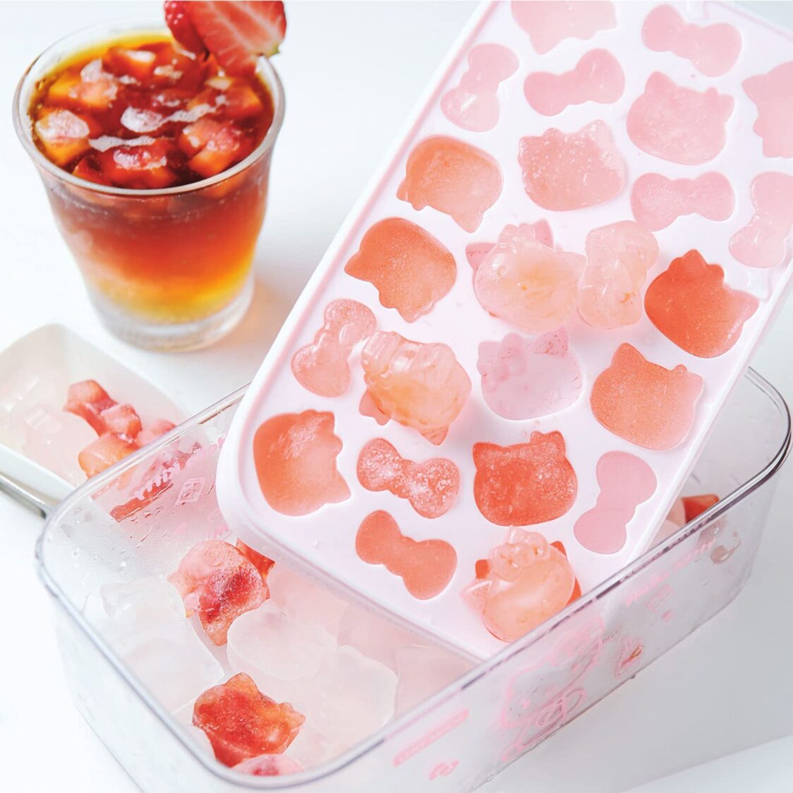 Chefmade Hello Kitty Ice Cube Tray with Lid and Bin 1898CM - KT7110 - Metro Singapore Departmental Store - Celebrating 69 Years in SG