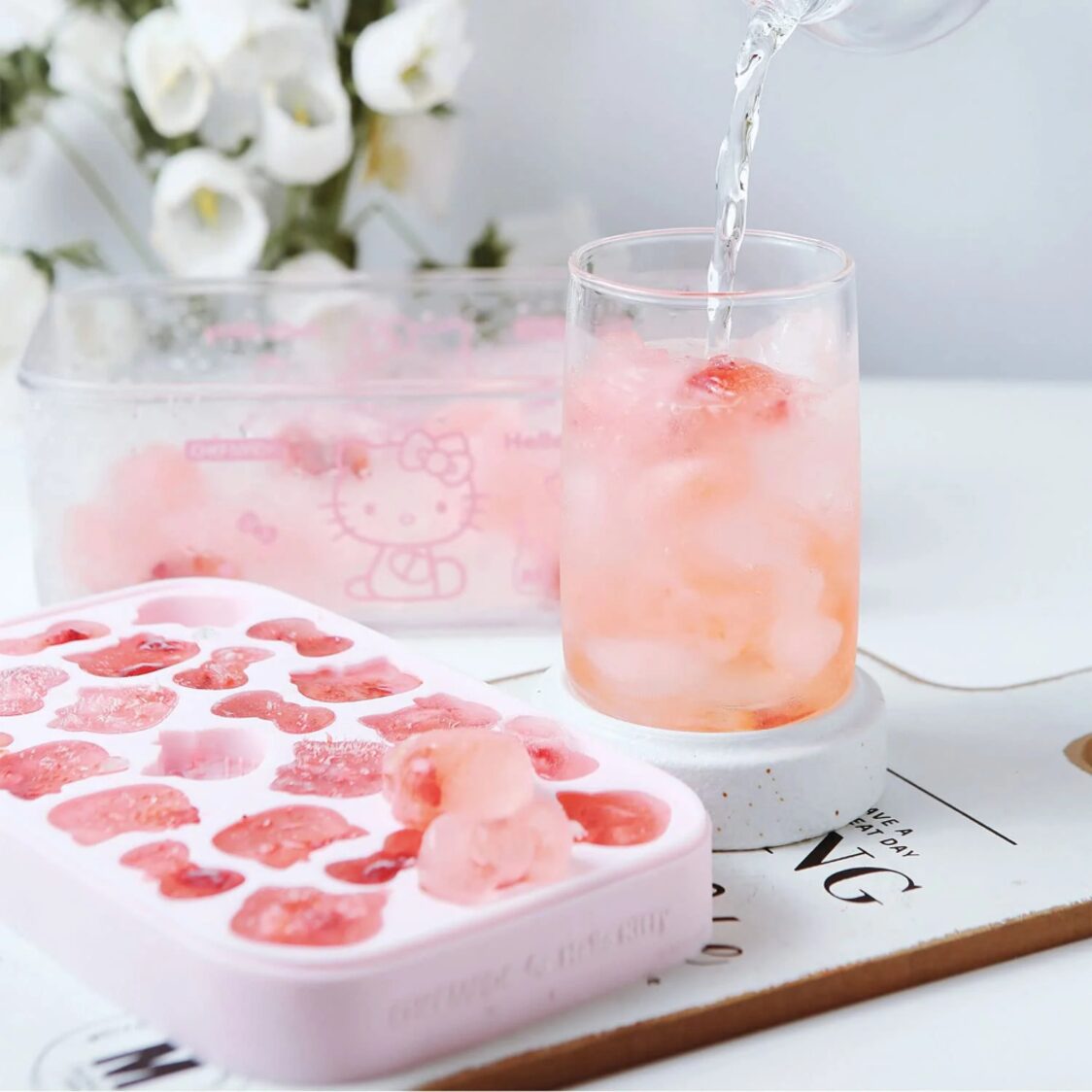 Chefmade Hello Kitty Ice Cube Tray with Lid and Bin 1898CM - KT7110 - Metro Singapore Departmental Store - Celebrating 69 Years in SG