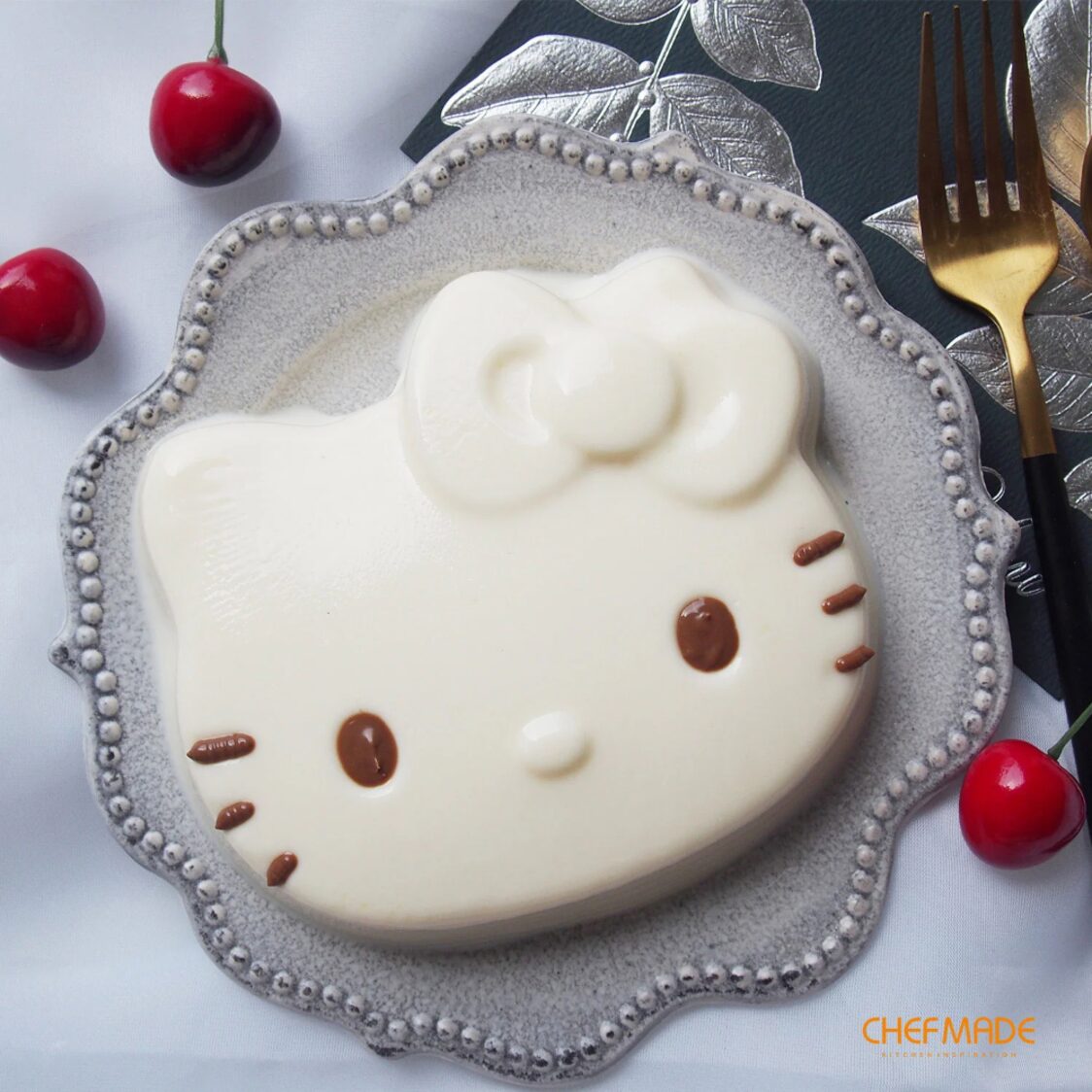 Chefmade Non - Stick Cake Pan L17.7Xw15xH5cm Pink Hello Kitty (1898cm - KT7027) - Metro Singapore Departmental Store - Celebrating 69 Years in SG