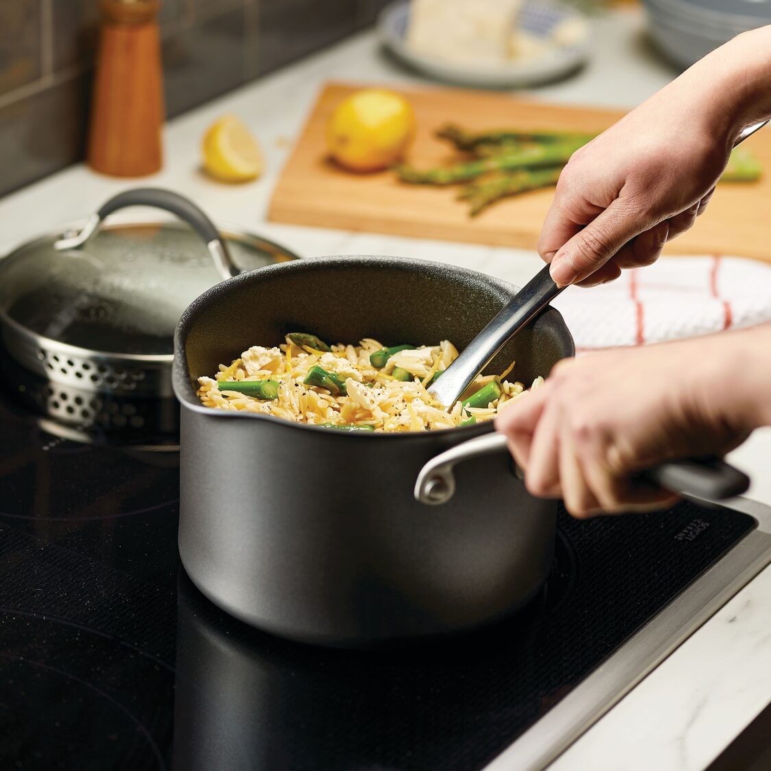 Circulon ScratchDefense A1 16cm/1.8L Covered Saucepan - Metro Singapore Departmental Store - Celebrating 69 Years in SG