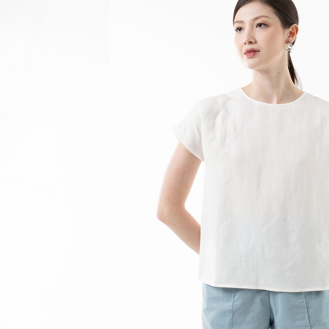 K/Woods Minimalist Linen Top in Off White