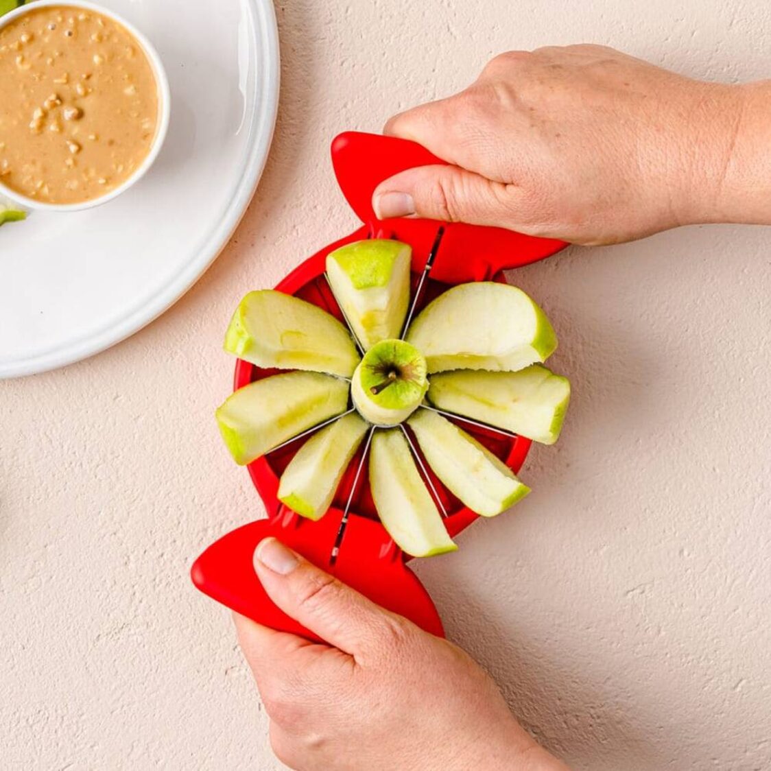 Dreamfarm PP Apple Slicer 12.6cm Red DFAP3062 - RD - Metro Singapore Departmental Store - Celebrating 69 Years in SG