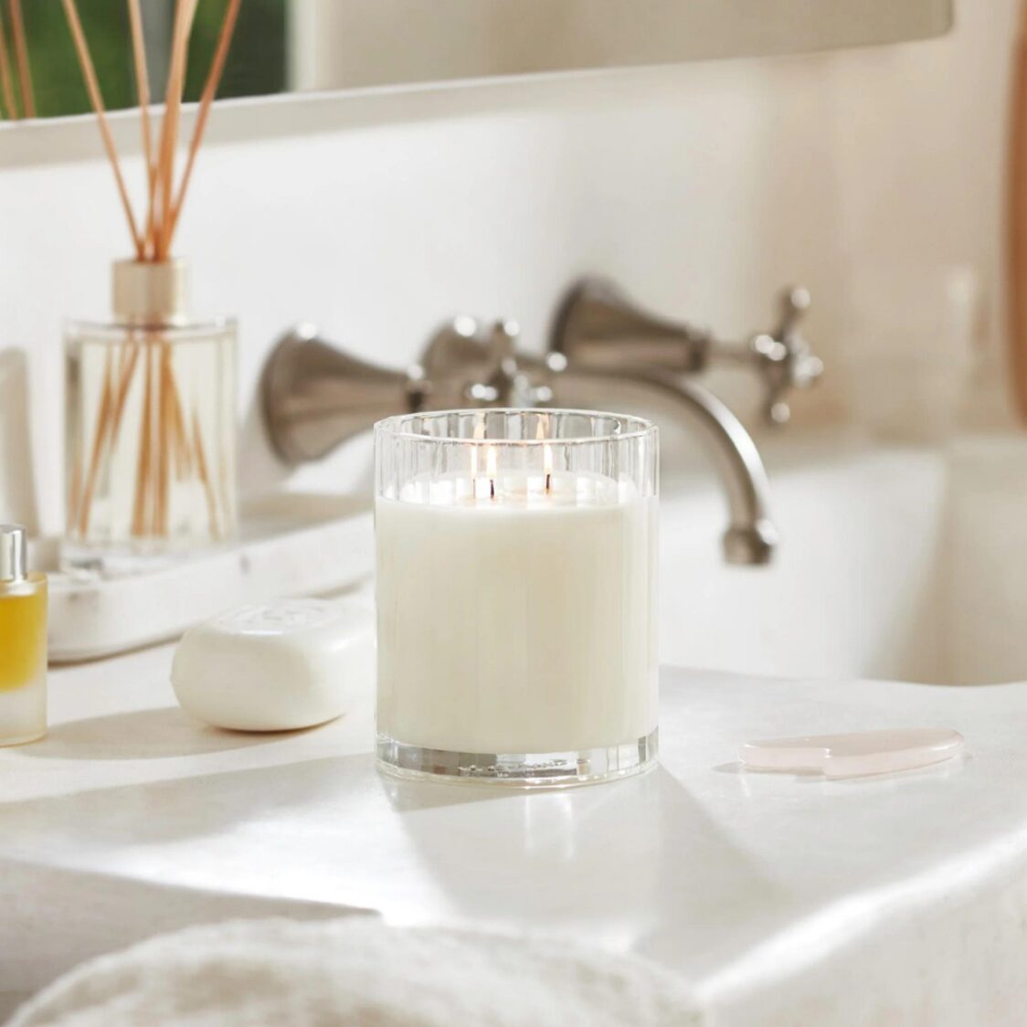 Circa Soy Candle - Mango & Papaya