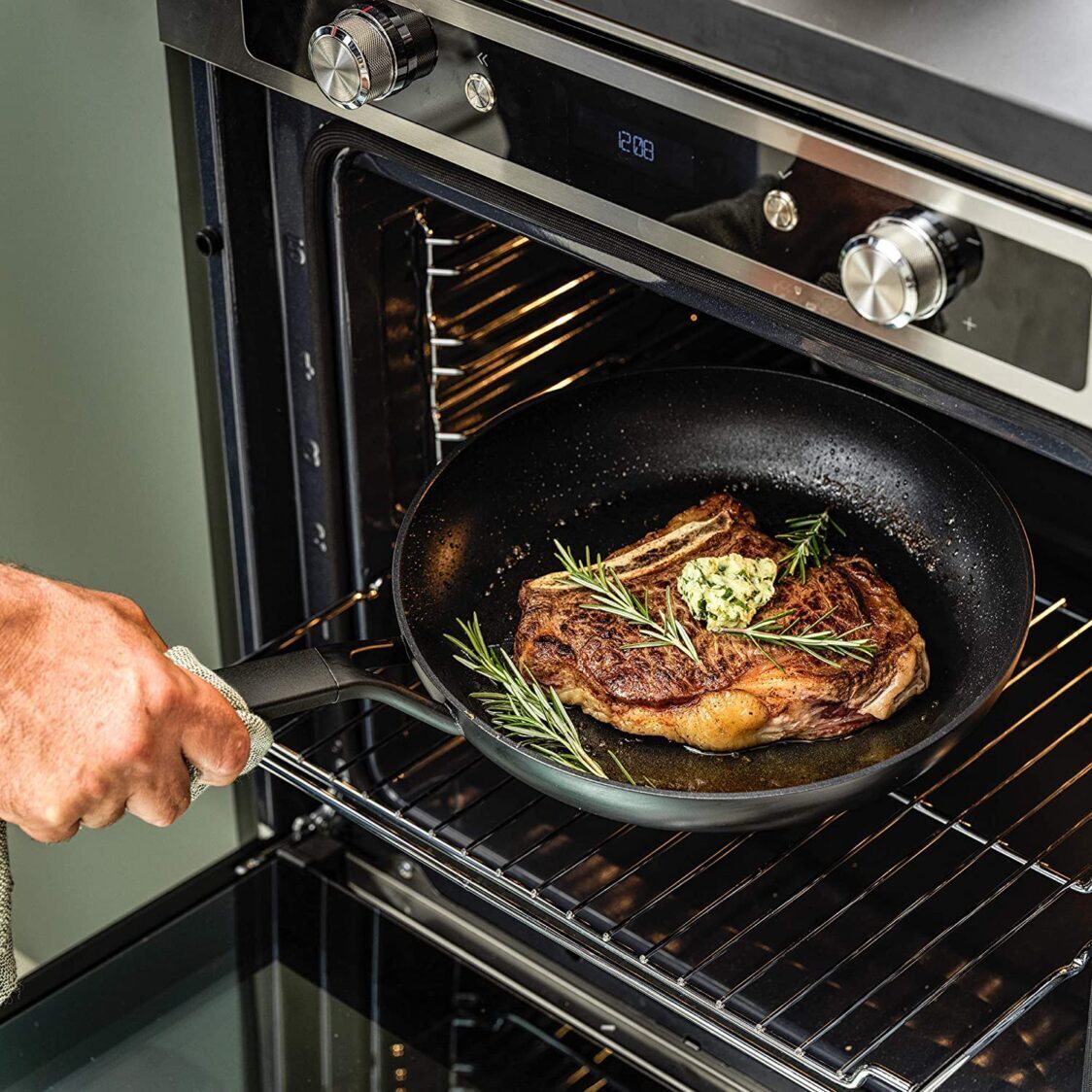 KitchenAid Classic 24cm + 28cm Frypan Set GPKA671398 - Metro Singapore Departmental Store - Celebrating 69 Years in SG