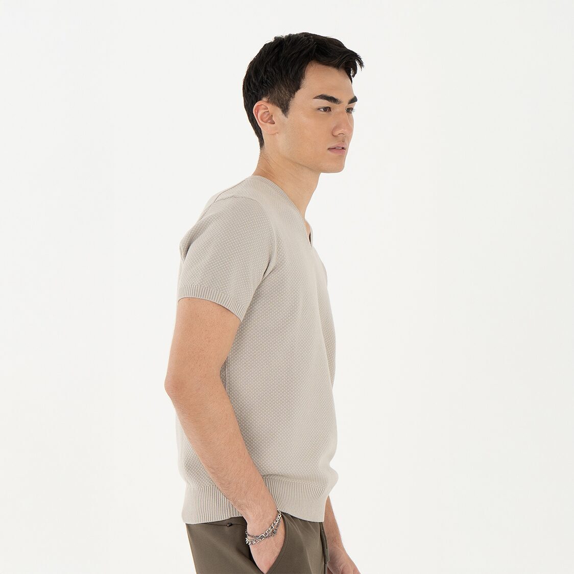 K/Woods Mens Calmline V - neck - Metro Singapore Departmental Store - Celebrating 69 Years in SG