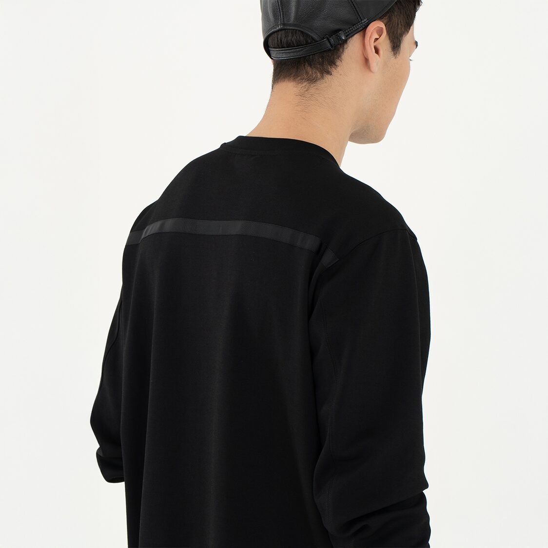 K/Woods Mens Flow Sweater - Metro Singapore Departmental Store - Celebrating 69 Years in SG