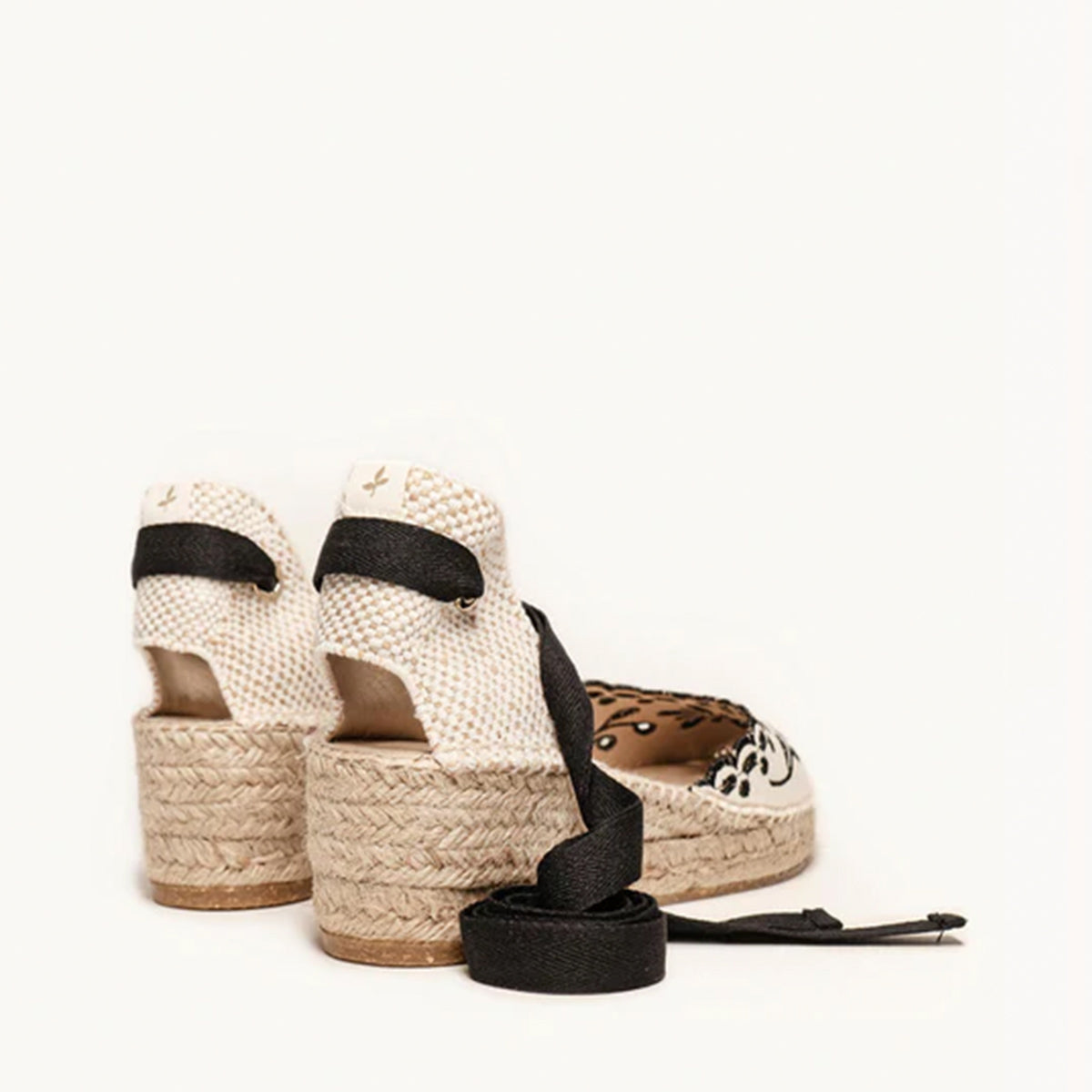 Alhamas Romero Cuna Baja Lona Bordada Wedge