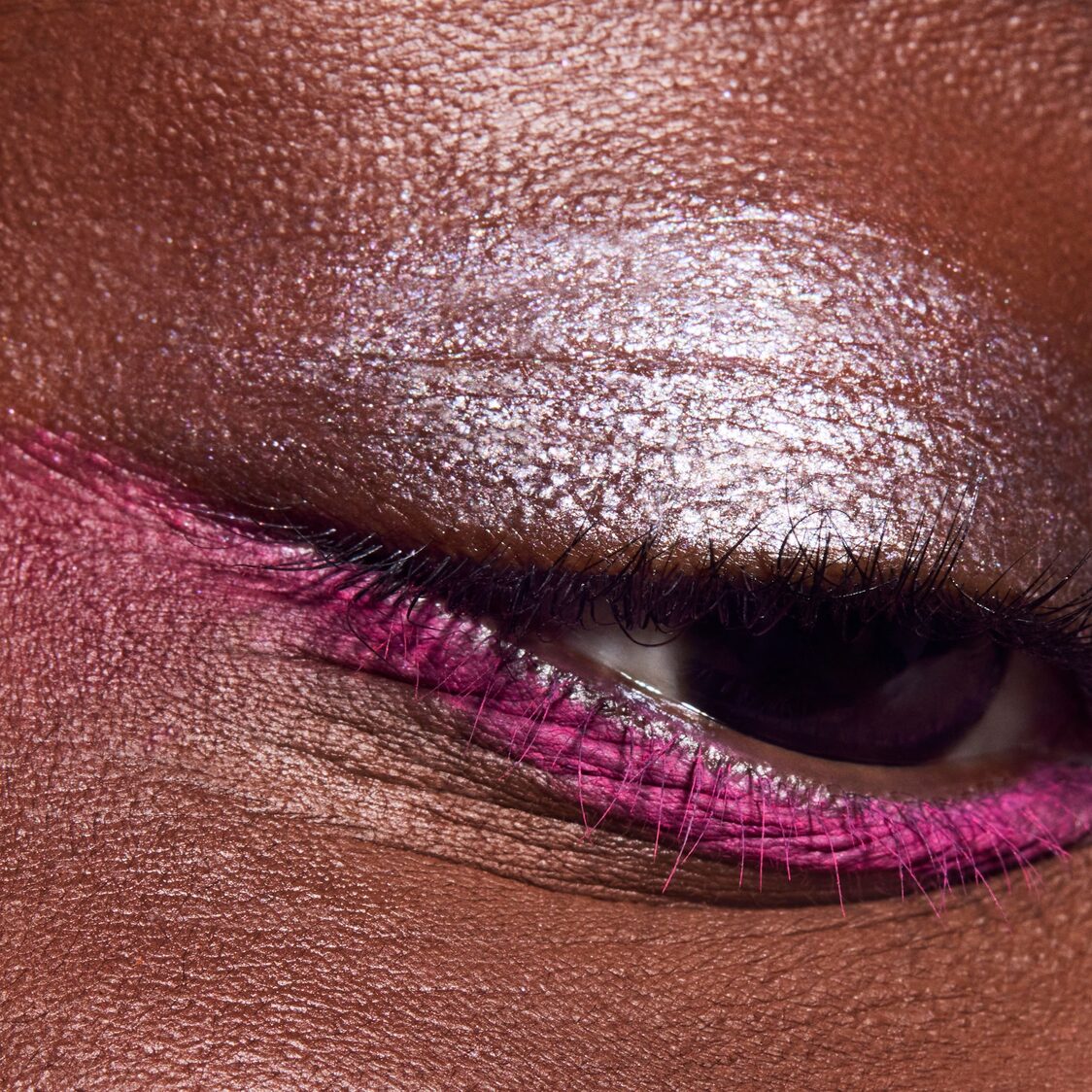 MAC Dazzleshadow Eyeshadow Stick - Metro Singapore Departmental Store - Celebrating 69 Years in SG